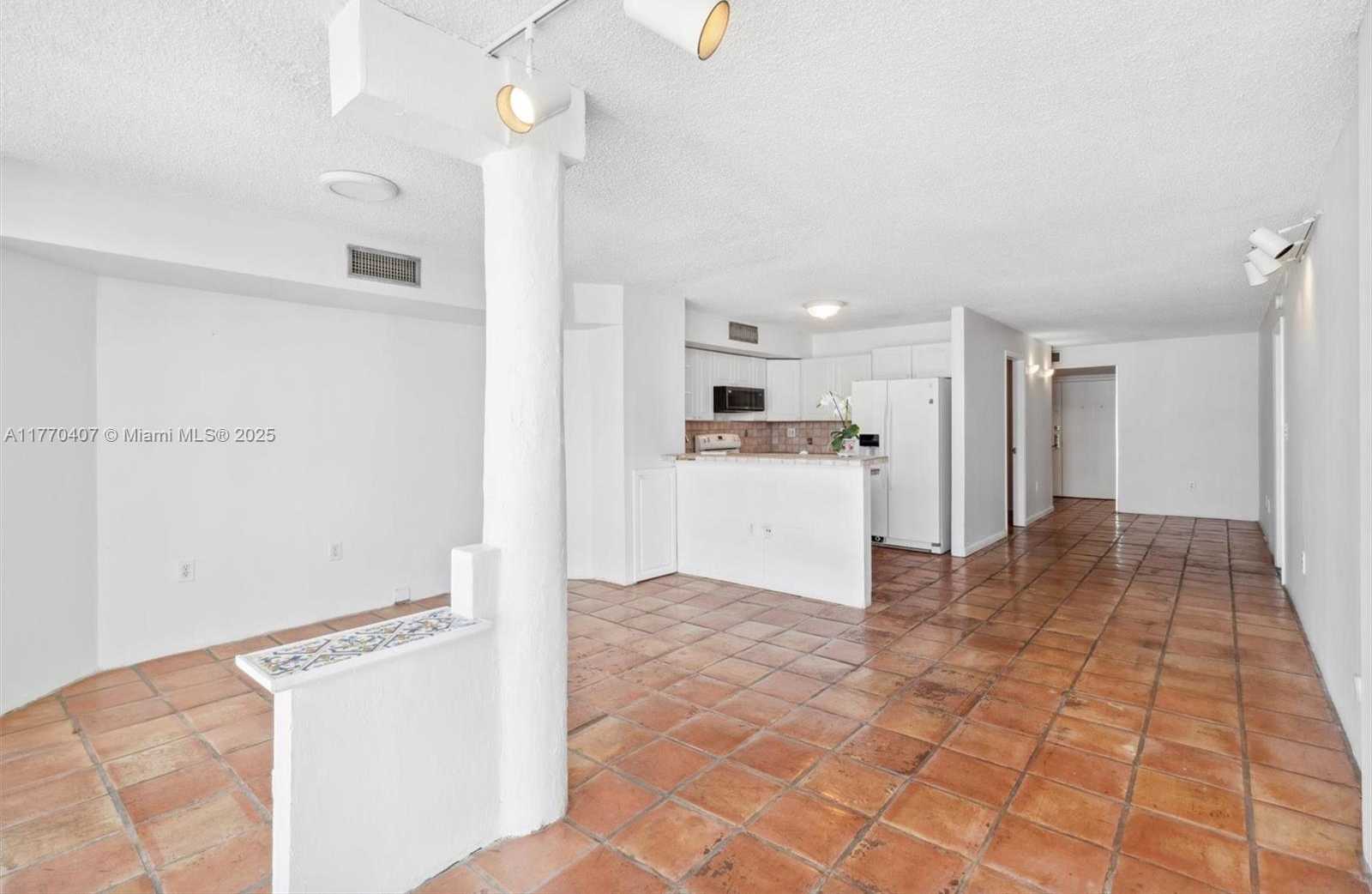 Small Image of 6423 COLLINS AVE #1607, Miami Beach Number 49