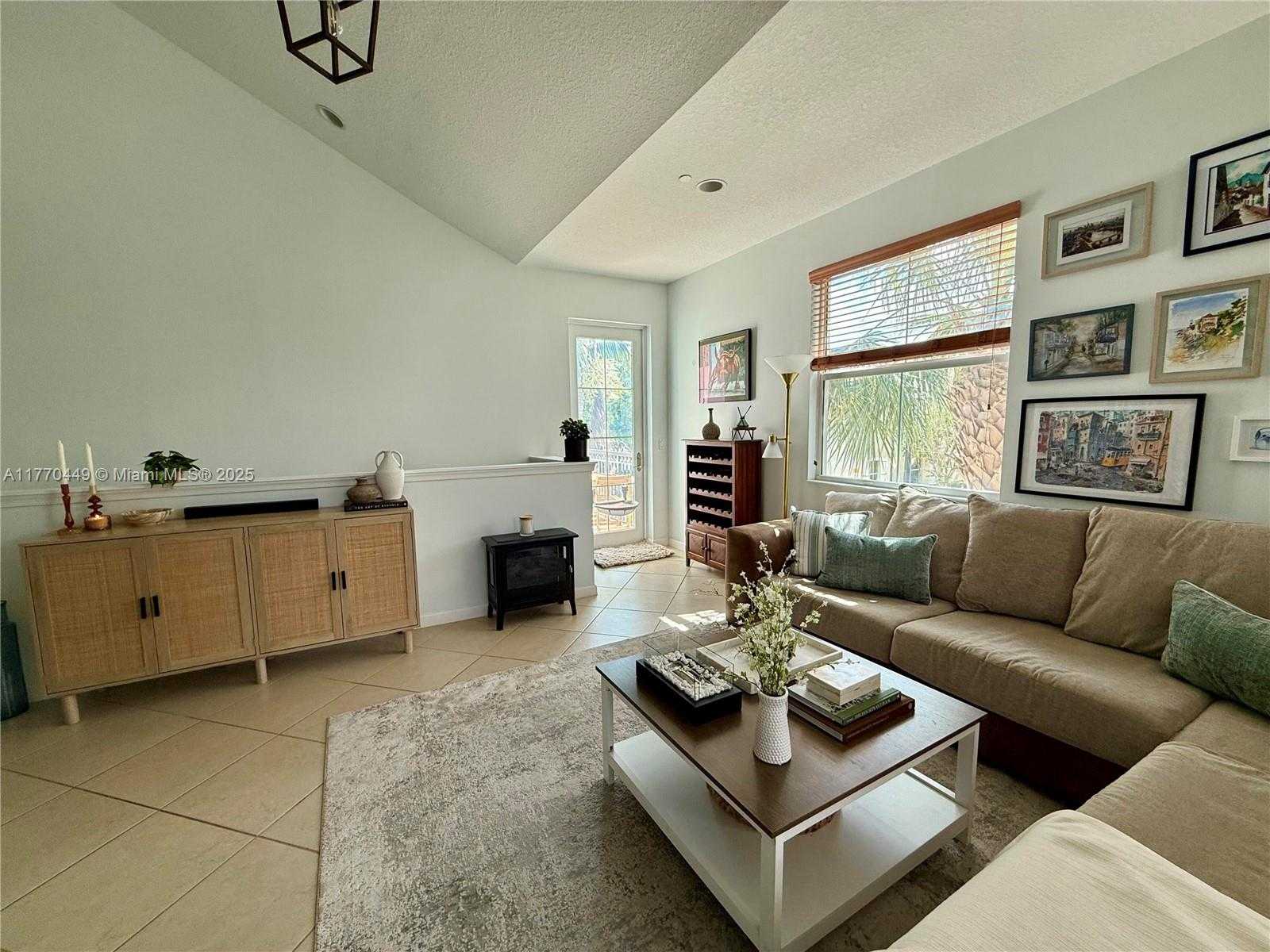 Small Image of 2977 ST JOHN DR, Cooper City Number 11
