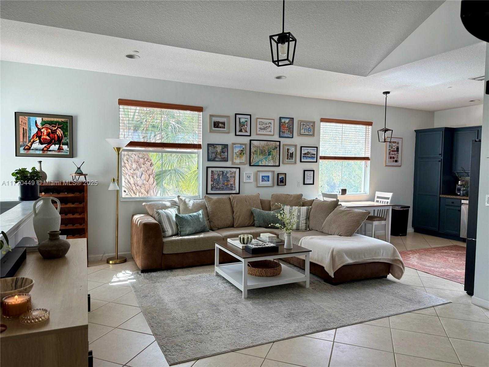 Small Image of 2977 ST JOHN DR, Cooper City Number 15