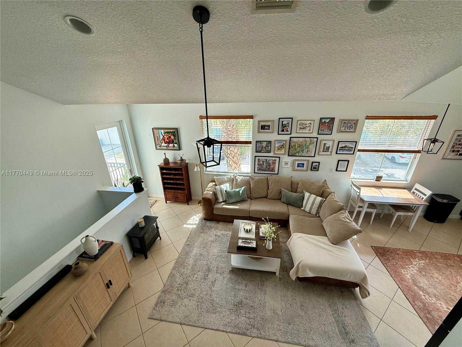 Small Image of 2977 ST JOHN DR, Cooper City Number 16