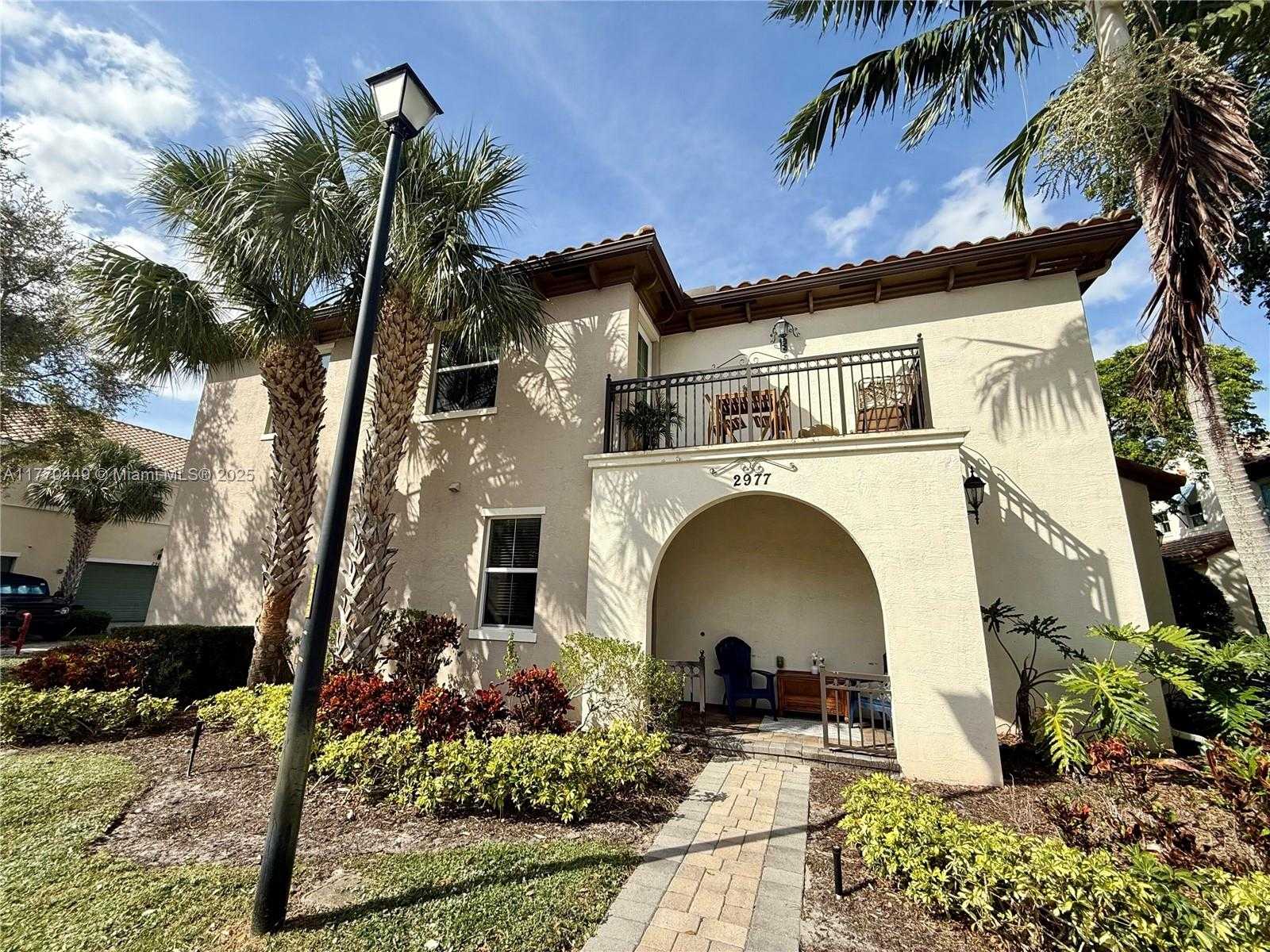 Small Image of 2977 ST JOHN DR, Cooper City Number 2