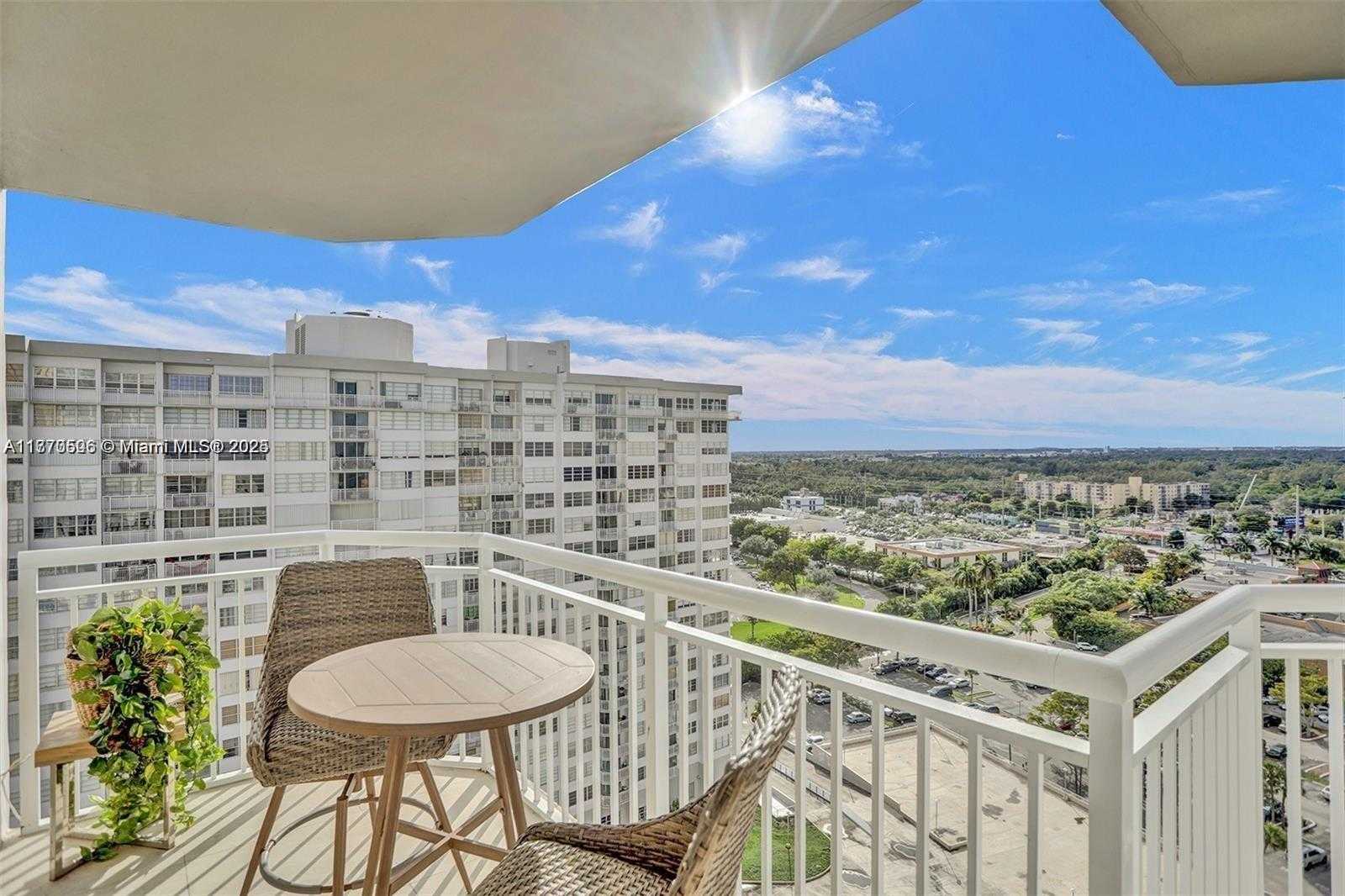 Small Image of 18051 BISCAYNE BLVD #1804, Aventura Number 19