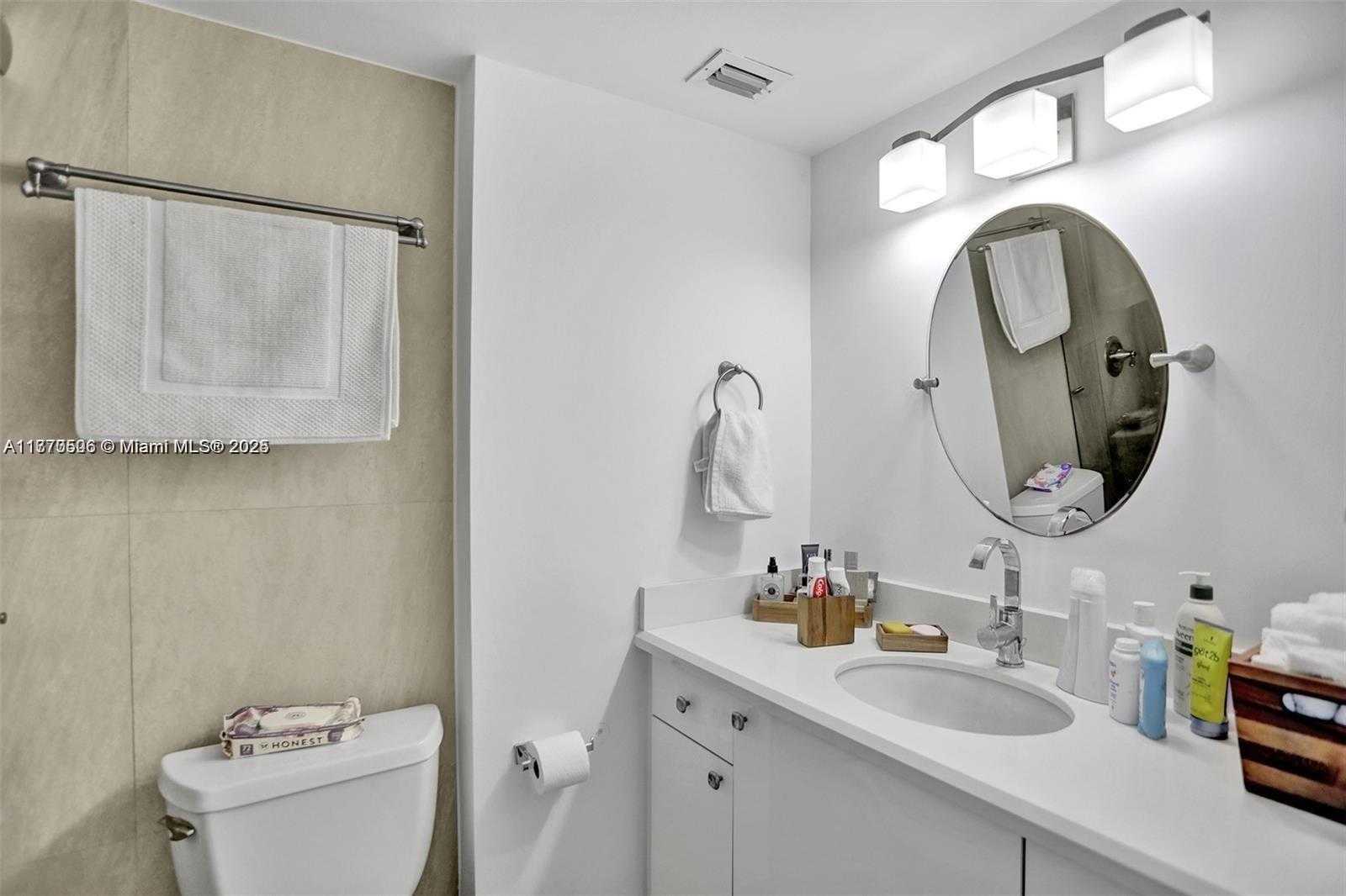 Small Image of 18051 BISCAYNE BLVD #1804, Aventura Number 23