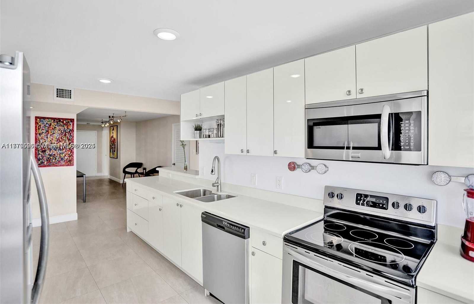 Small Image of 18051 BISCAYNE BLVD #1804, Aventura Number 26