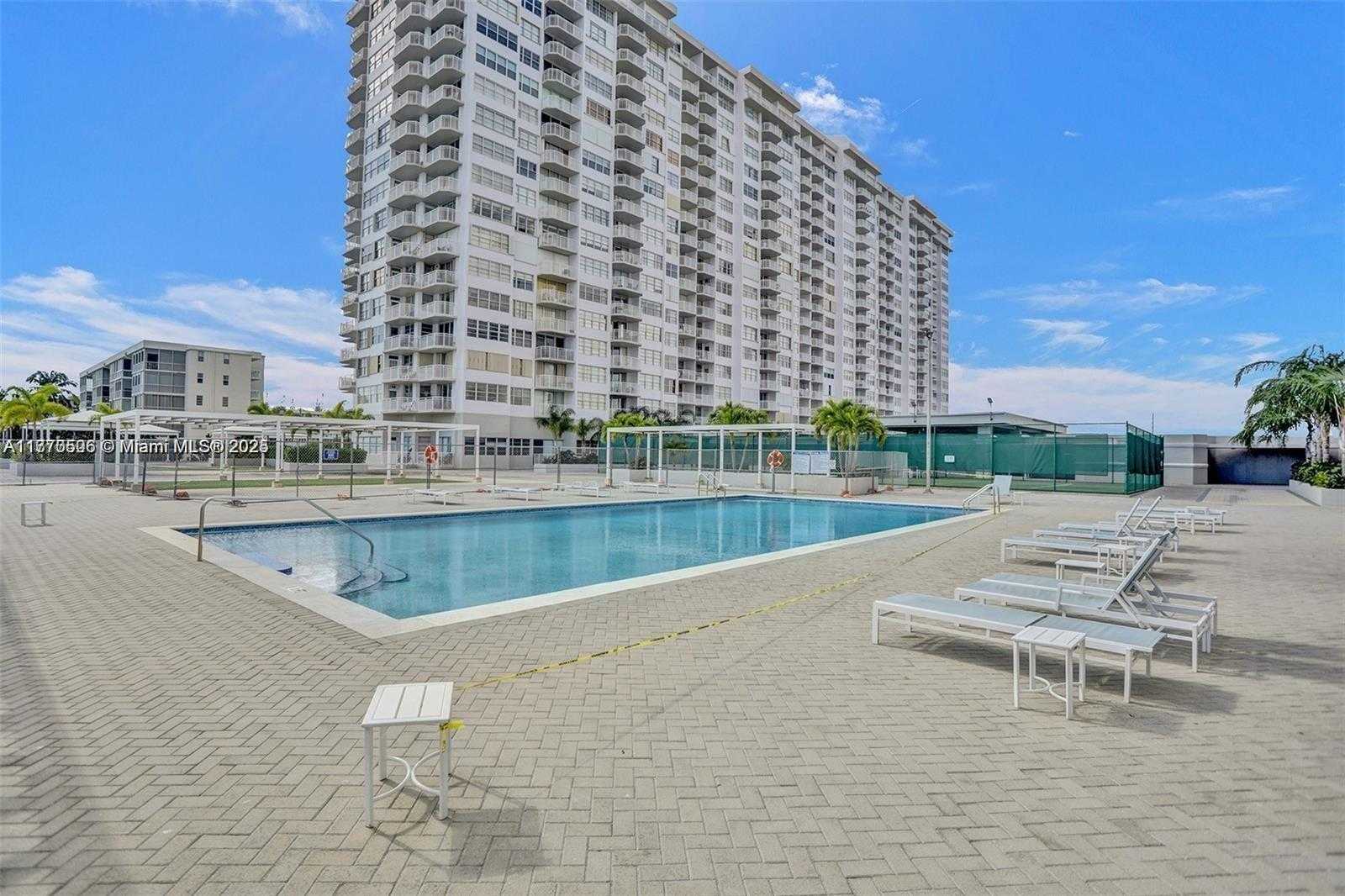 Small Image of 18051 BISCAYNE BLVD #1804, Aventura Number 28