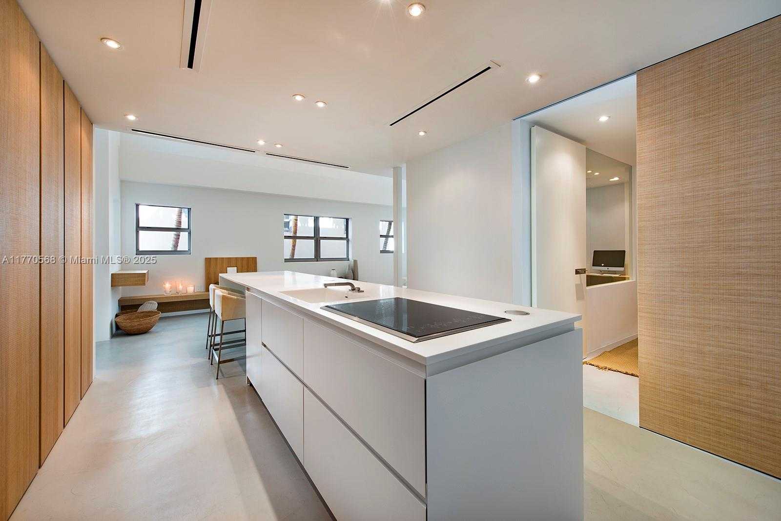 Small Image of 125 OCEAN DRIVE #L0101, Miami Beach Number 10