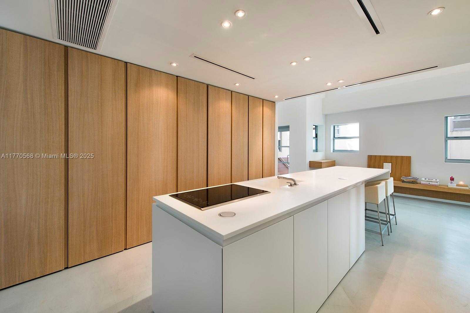 Small Image of 125 OCEAN DRIVE #L0101, Miami Beach Number 13