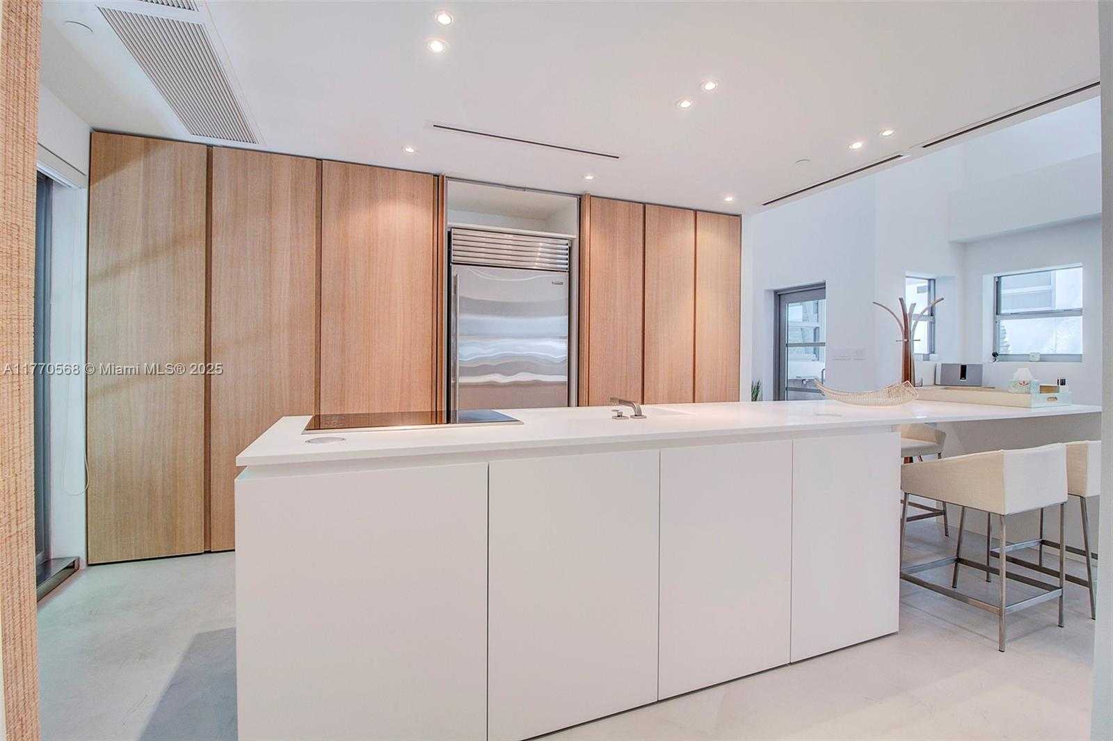 Small Image of 125 OCEAN DRIVE #L0101, Miami Beach Number 15
