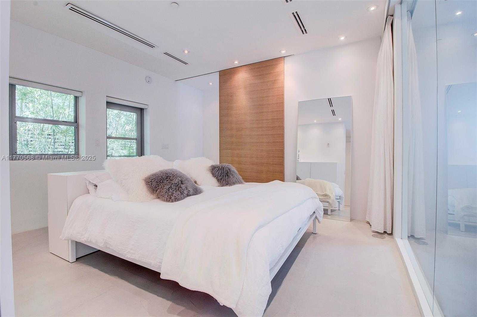 Small Image of 125 OCEAN DRIVE #L0101, Miami Beach Number 19