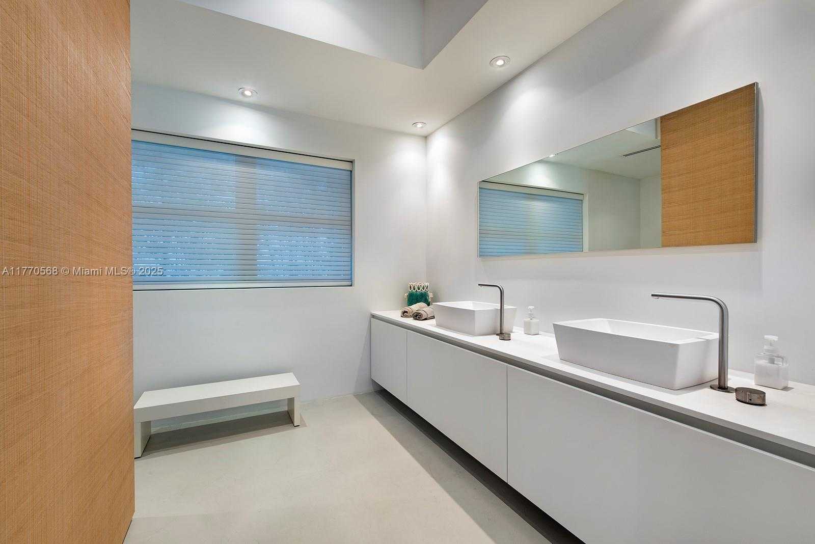 Small Image of 125 OCEAN DRIVE #L0101, Miami Beach Number 24
