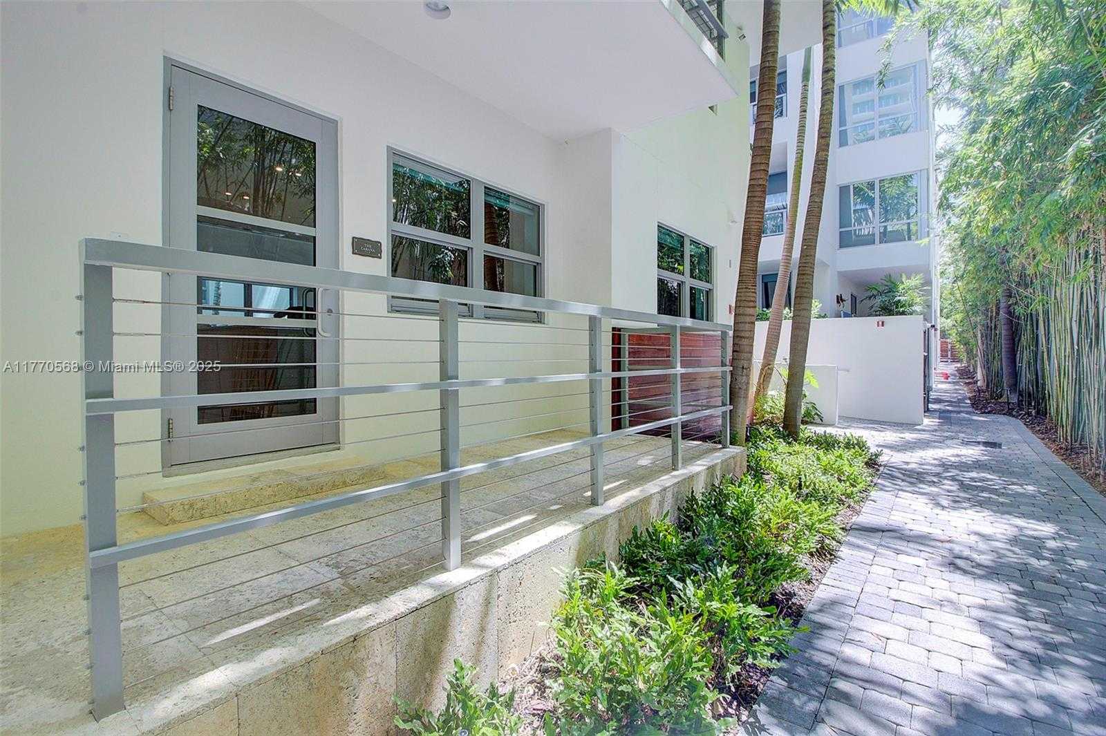 Small Image of 125 OCEAN DRIVE #L0101, Miami Beach Number 4