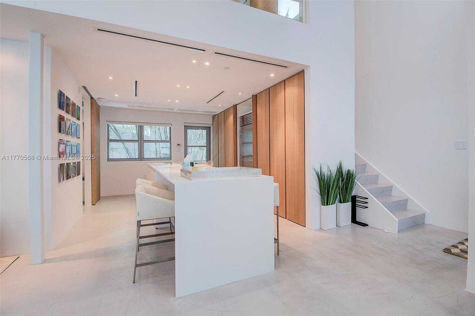 Small Image of 125 OCEAN DRIVE #L0101, Miami Beach Number 8