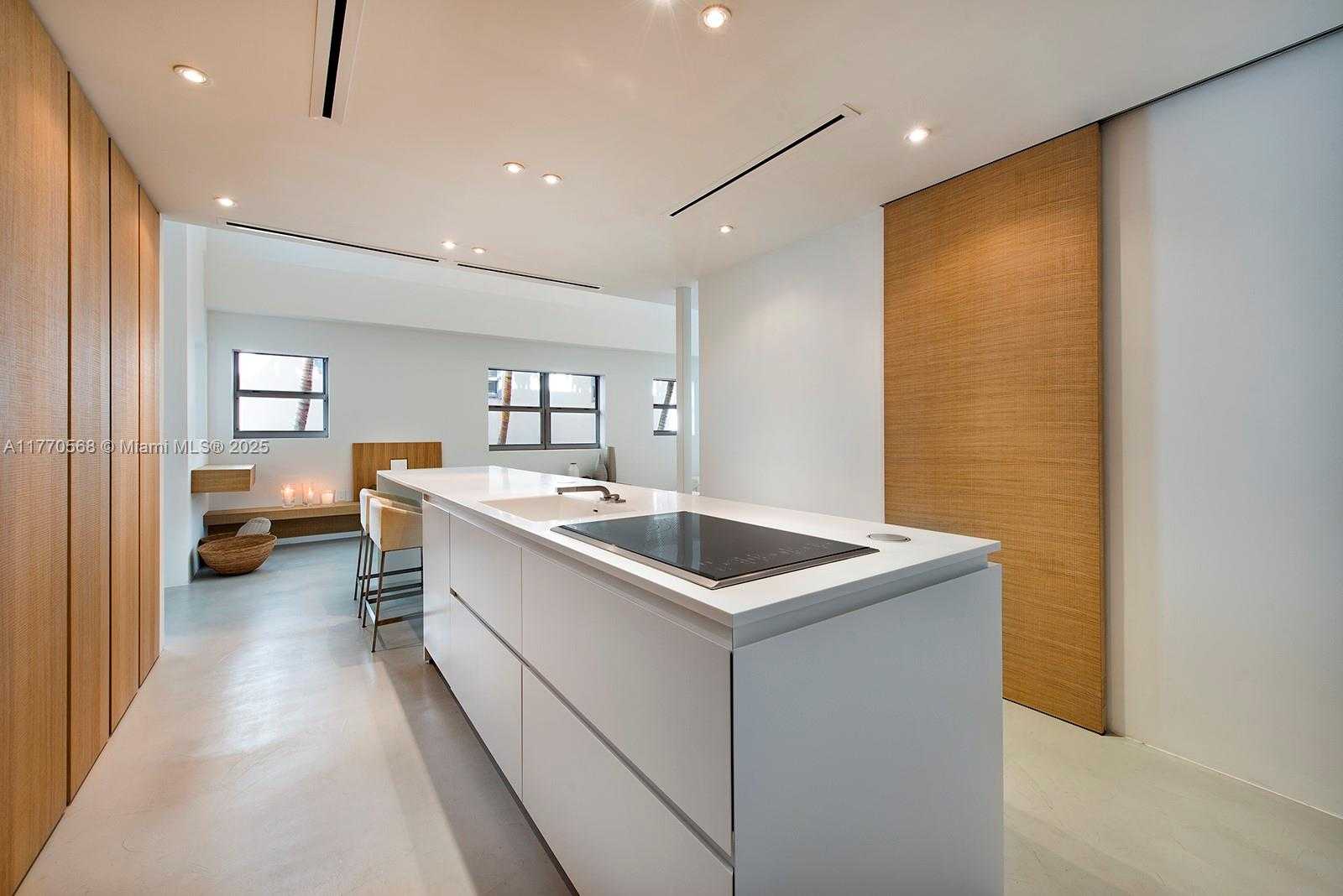 Small Image of 125 OCEAN DRIVE #L0101, Miami Beach Number 9
