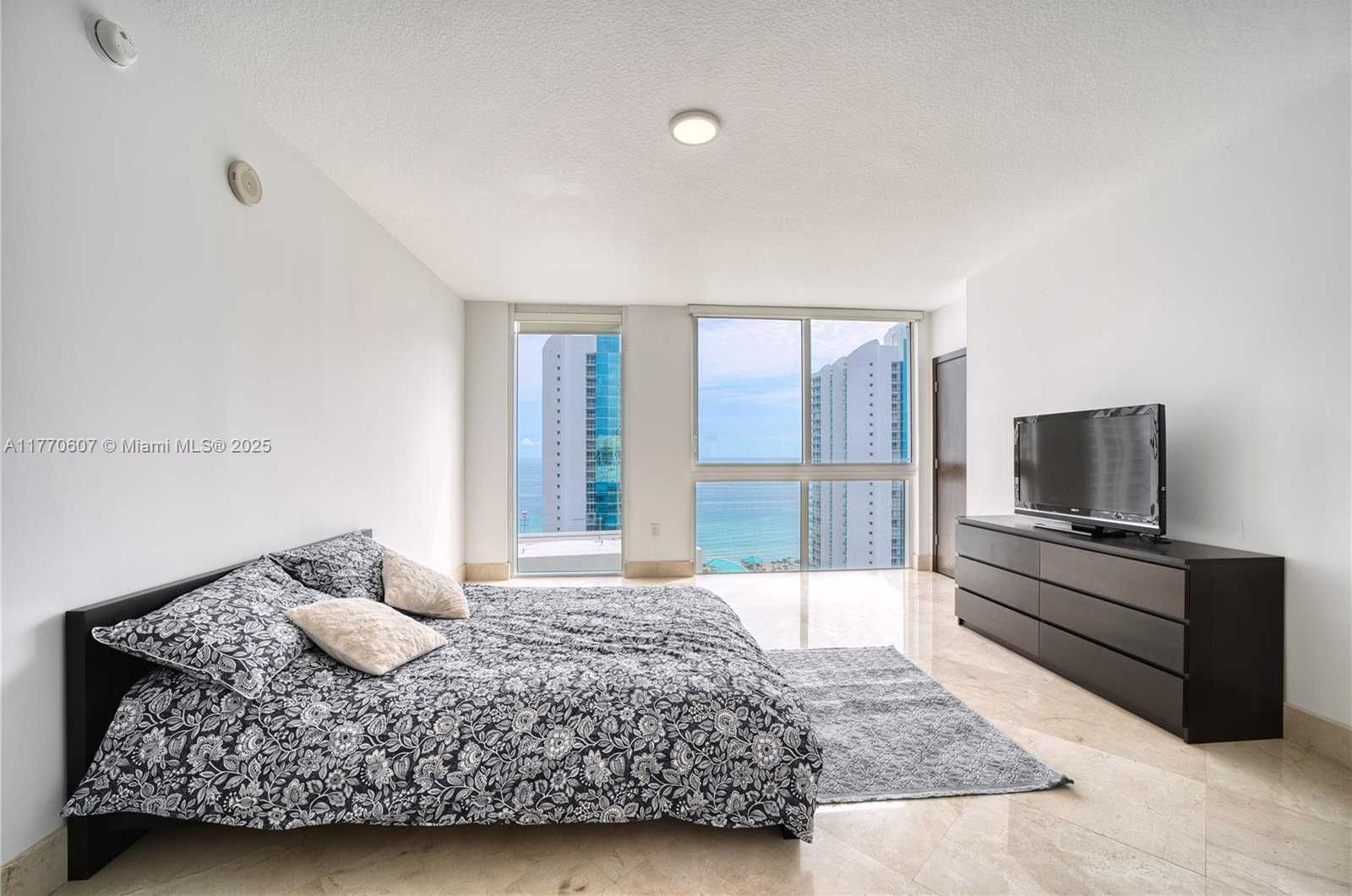 Small Image of 150 SUNNY ISLES BLVD #1-UPH1, Sunny Isles Beach Number 32