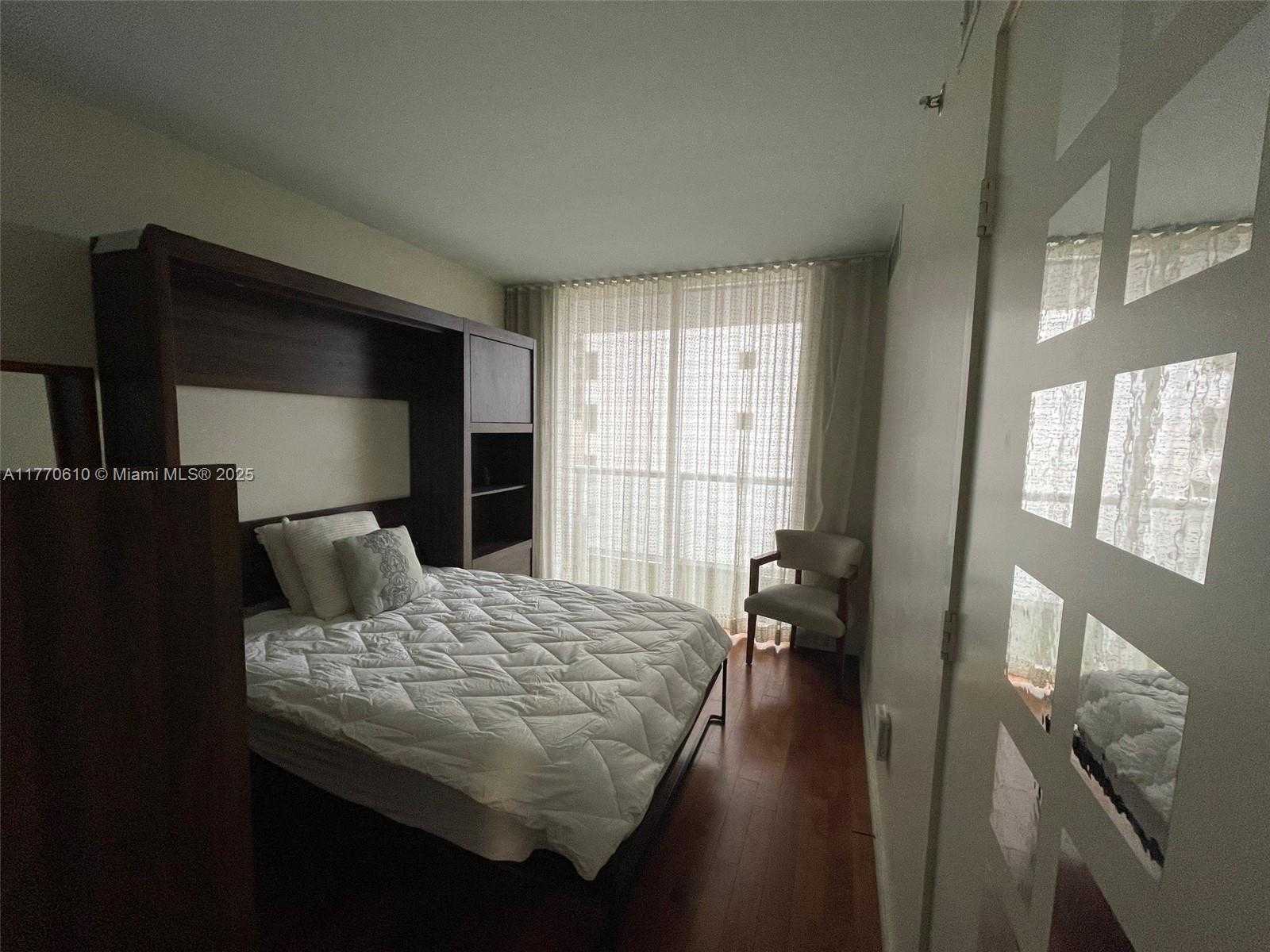 Small Image of 50 Biscayne Blvd, Miami, FL 33132, USA Number 12