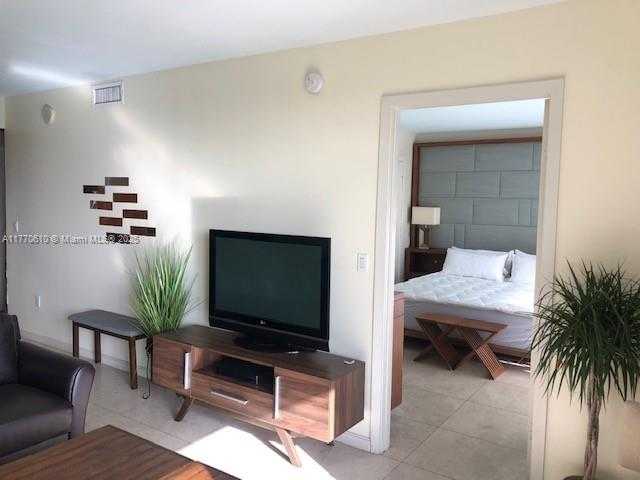 Small Image of 50 Biscayne Blvd, Miami, FL 33132, USA Number 13