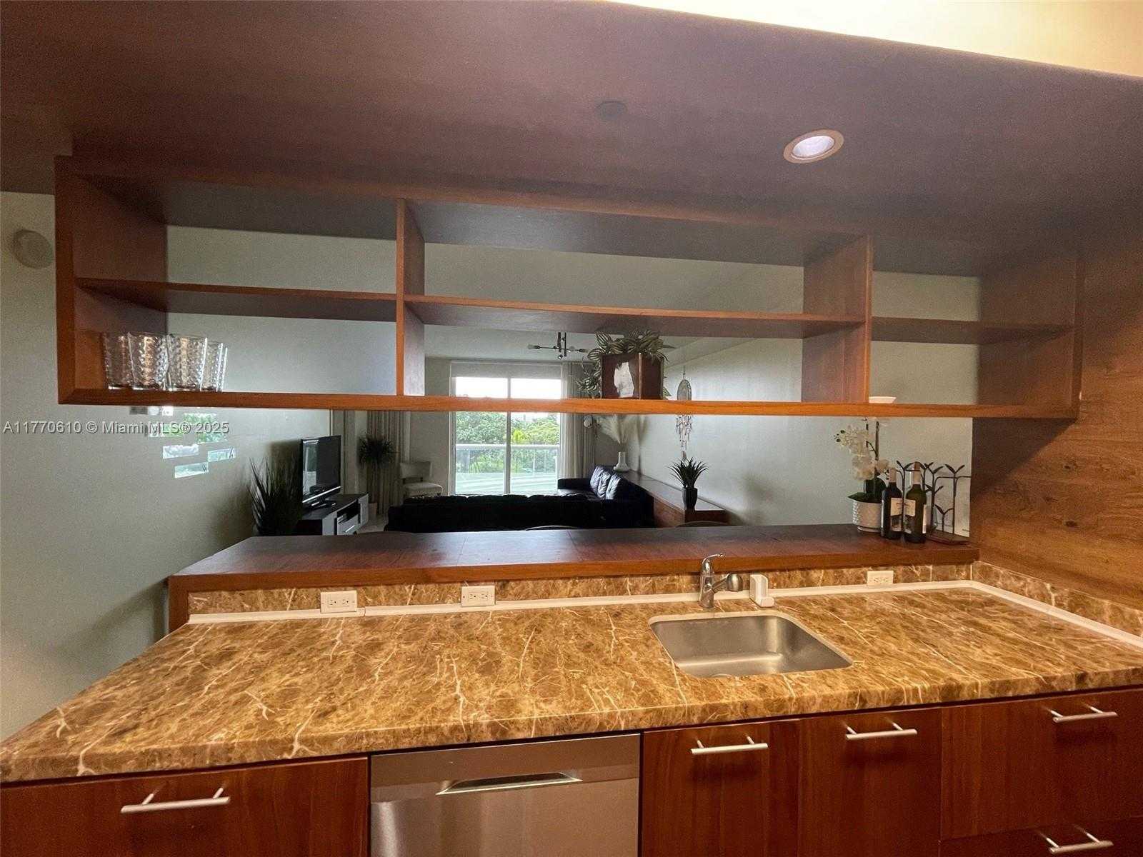 Small Image of 50 Biscayne Blvd, Miami, FL 33132, USA Number 9
