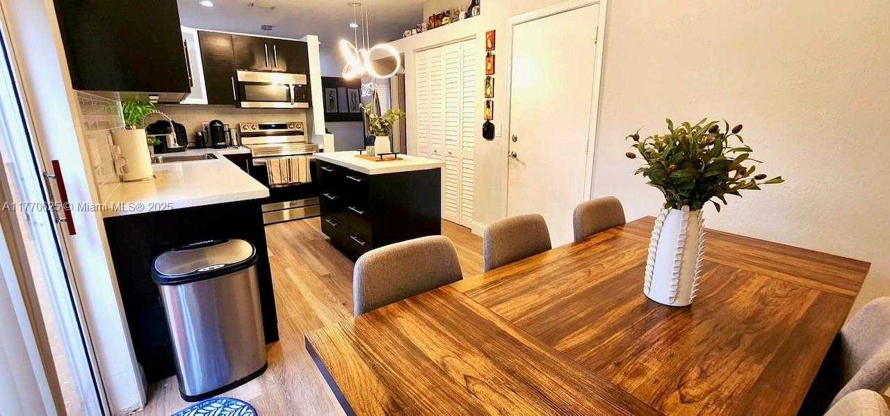 Small Image of 11405 LAKEVIEW DR #3-A, Coral Springs Number 21