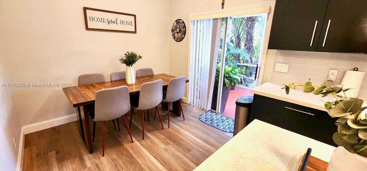 Small Image of 11405 LAKEVIEW DR #3-A, Coral Springs Number 22