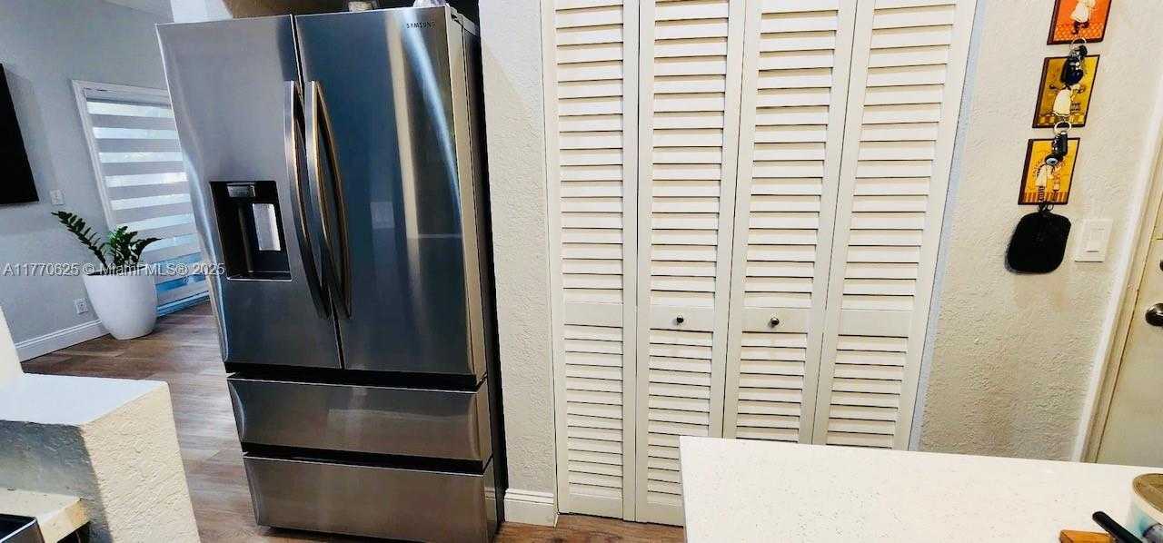 Small Image of 11405 LAKEVIEW DR #3-A, Coral Springs Number 25