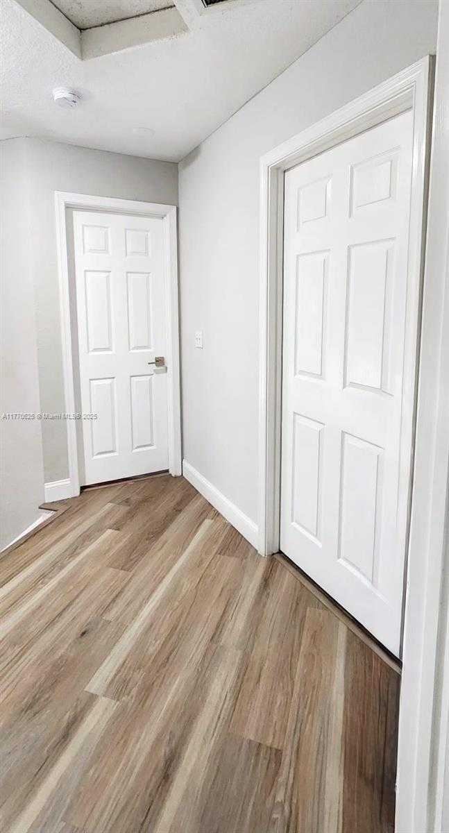 Small Image of 11405 LAKEVIEW DR #3-A, Coral Springs Number 28
