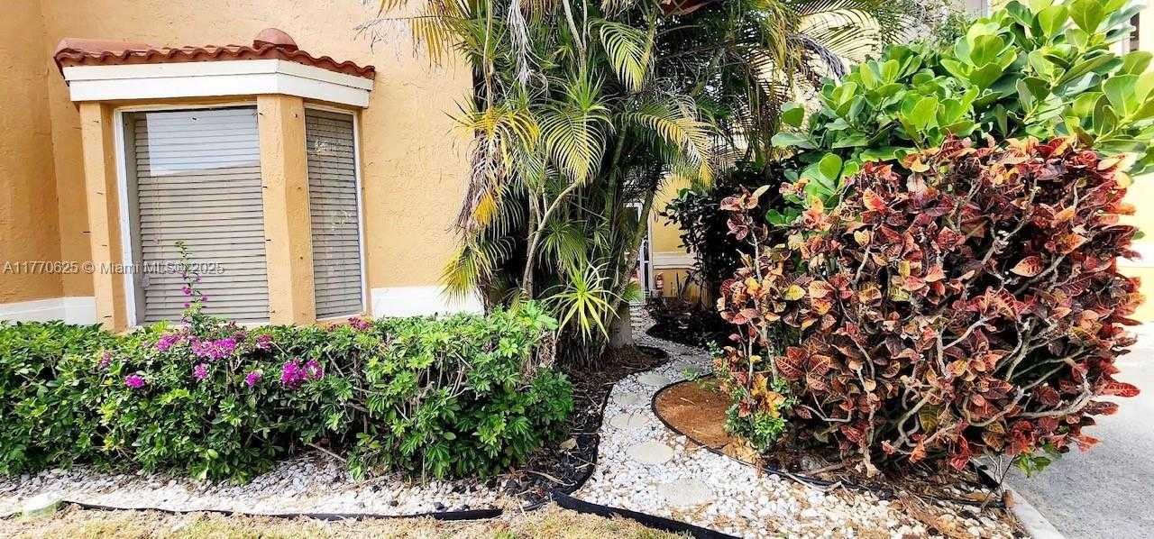 Small Image of 11405 LAKEVIEW DR #3-A, Coral Springs Number 3