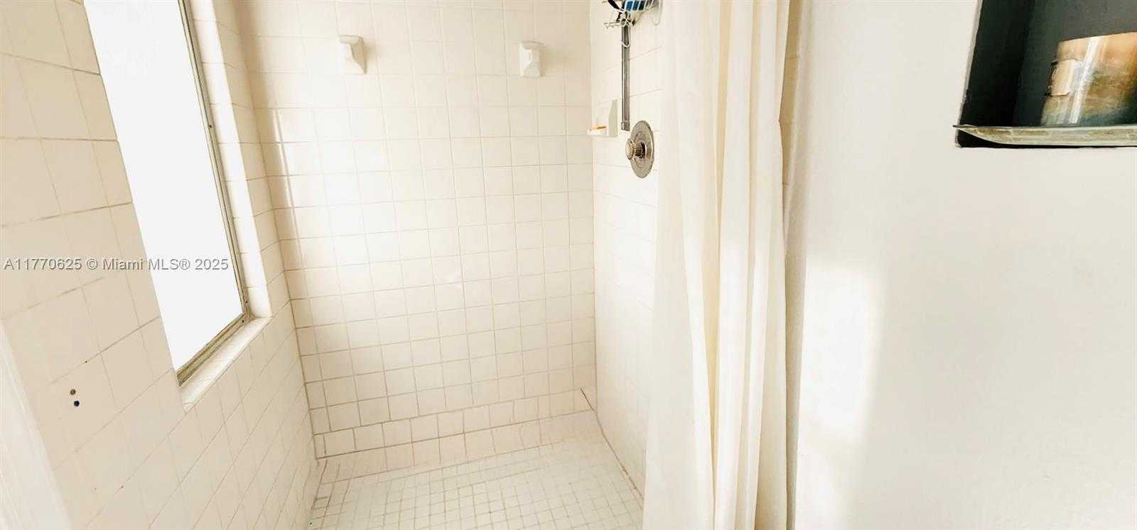 Small Image of 11405 LAKEVIEW DR #3-A, Coral Springs Number 36