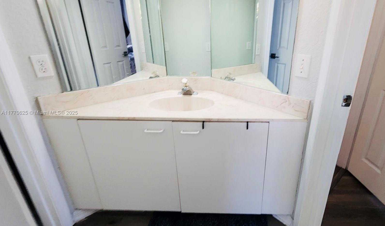Small Image of 11405 LAKEVIEW DR #3-A, Coral Springs Number 41