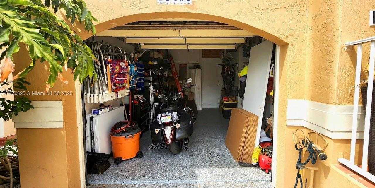 Small Image of 11405 LAKEVIEW DR #3-A, Coral Springs Number 5