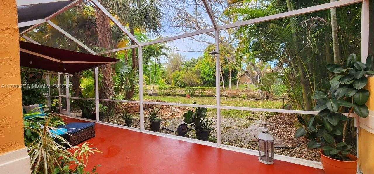 Small Image of 11405 LAKEVIEW DR #3-A, Coral Springs Number 52