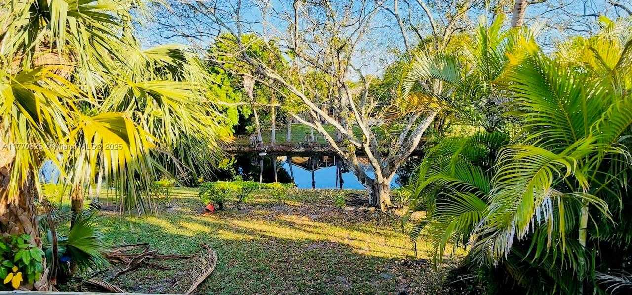 Small Image of 11405 LAKEVIEW DR #3-A, Coral Springs Number 56
