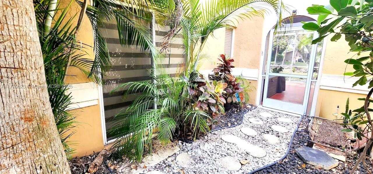 Small Image of 11405 LAKEVIEW DR #3-A, Coral Springs Number 6