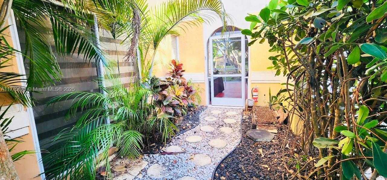 Small Image of 11405 LAKEVIEW DR #3-A, Coral Springs Number 8
