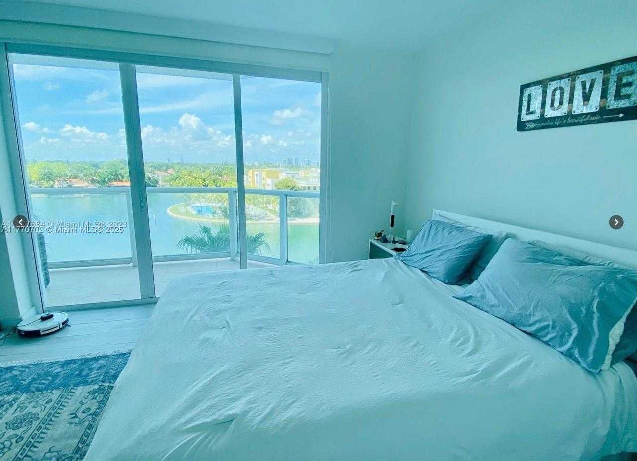Small Image of 5900 COLLINS AVE #705, Miami Beach Number 18