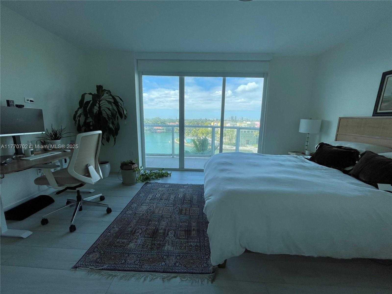 Small Image of 5900 COLLINS AVE #705, Miami Beach Number 19