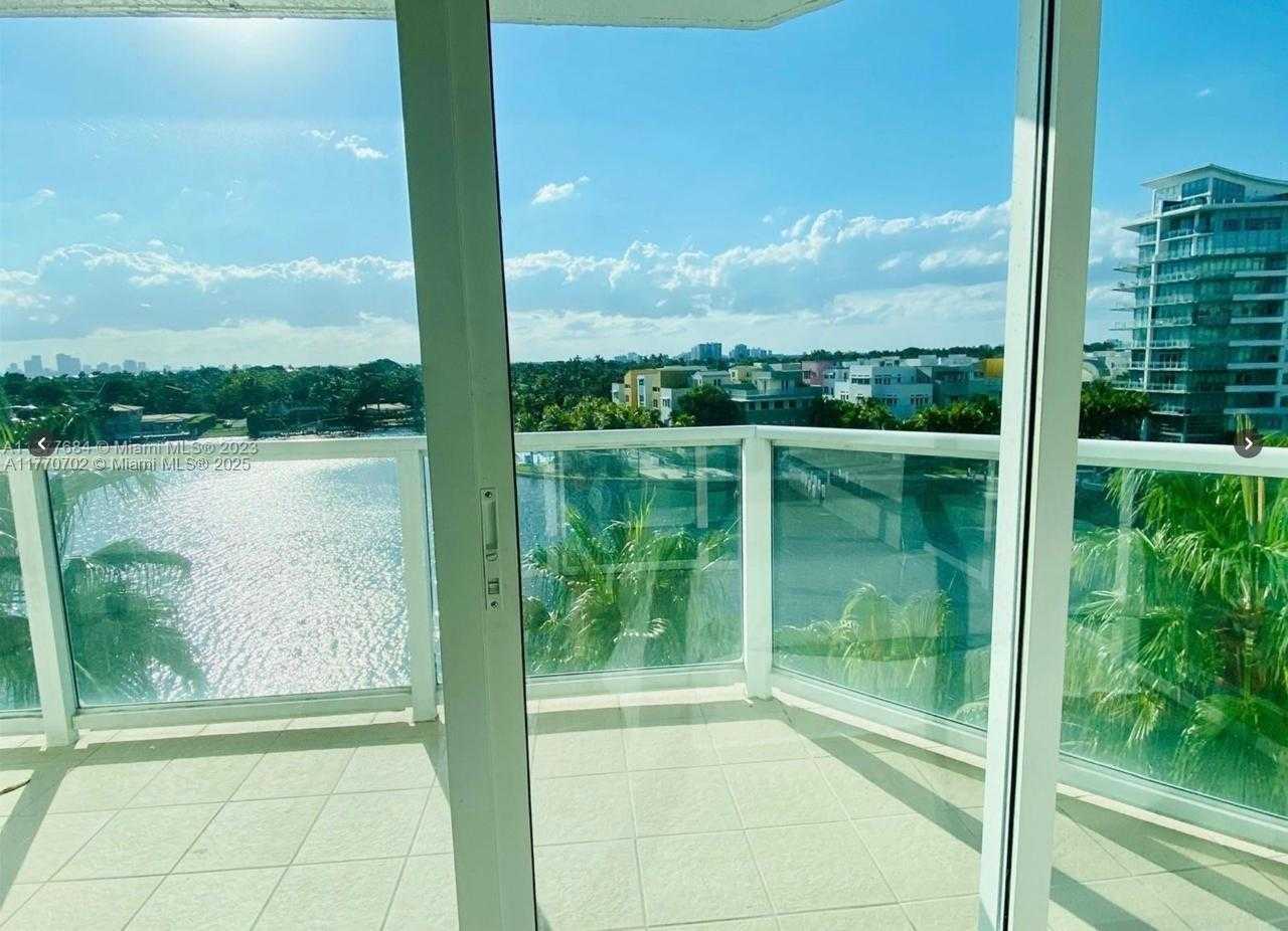 Small Image of 5900 COLLINS AVE #705, Miami Beach Number 3