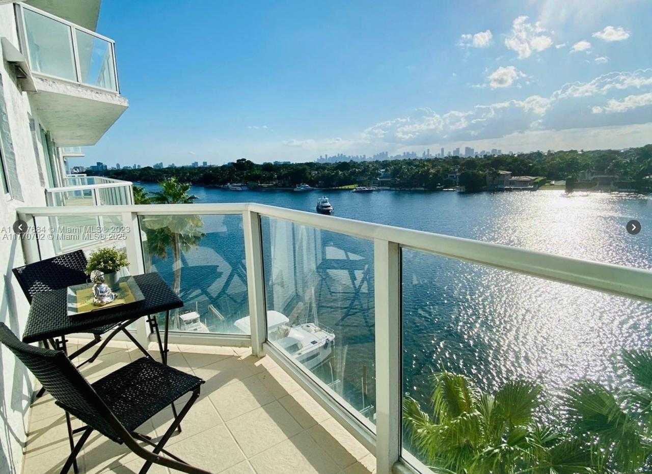 Small Image of 5900 COLLINS AVE #705, Miami Beach Number 4