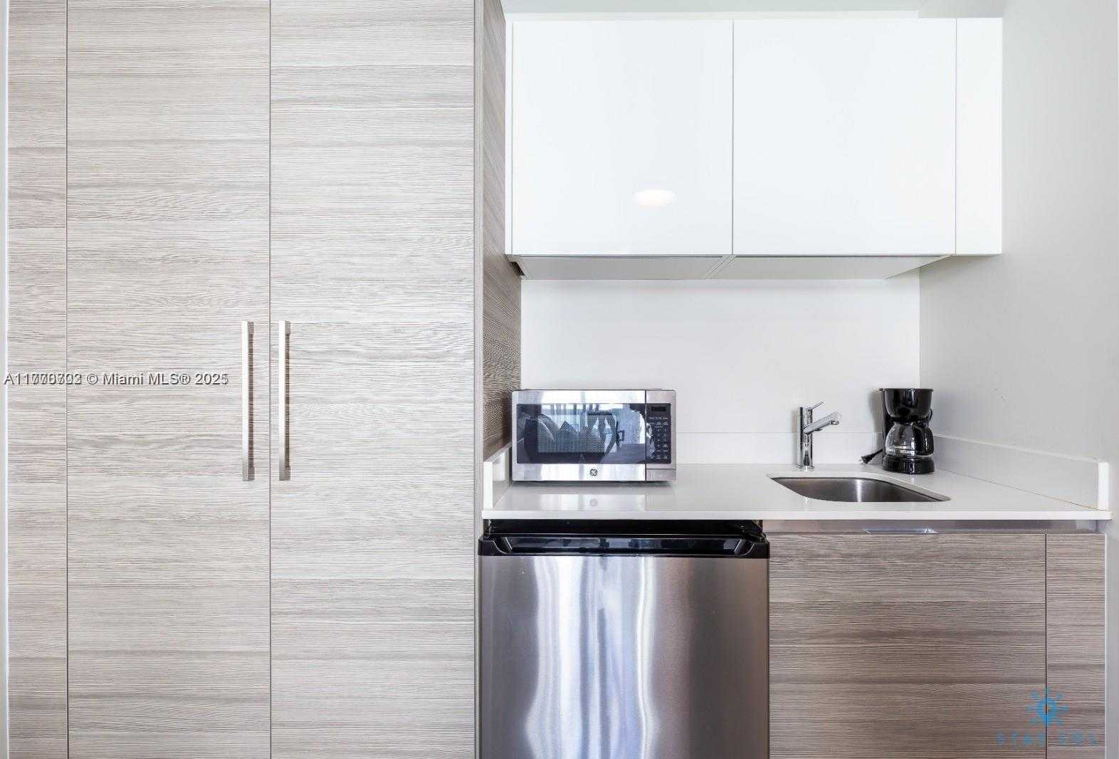 Small Image of 777 NORTH OCEAN DR #S509, Hollywood Number 4
