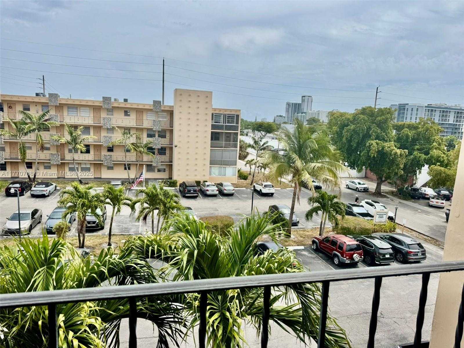 Small Image of 2145 PIERCE ST #403, Hollywood Number 11