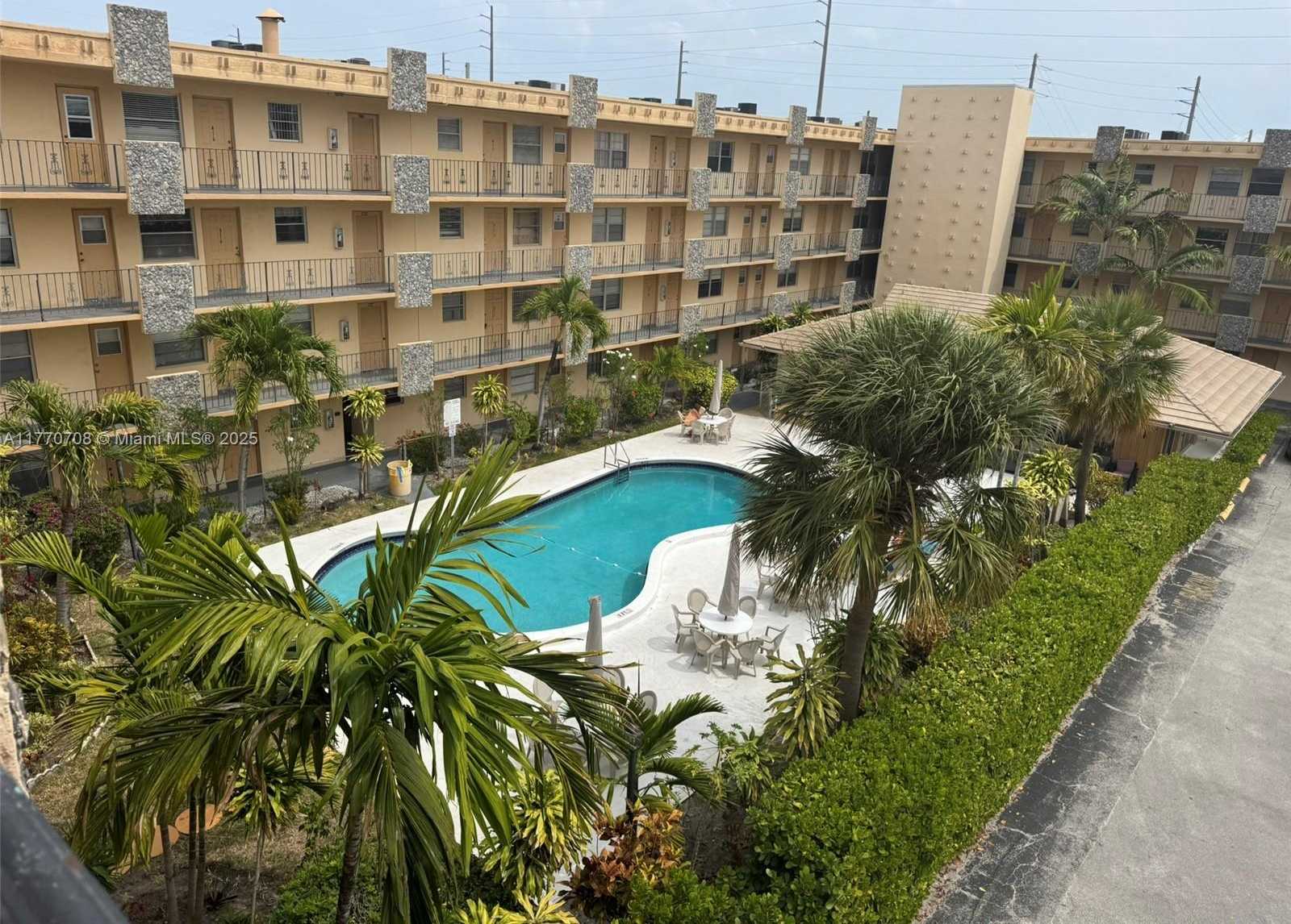 Small Image of 2145 PIERCE ST #403, Hollywood Number 12