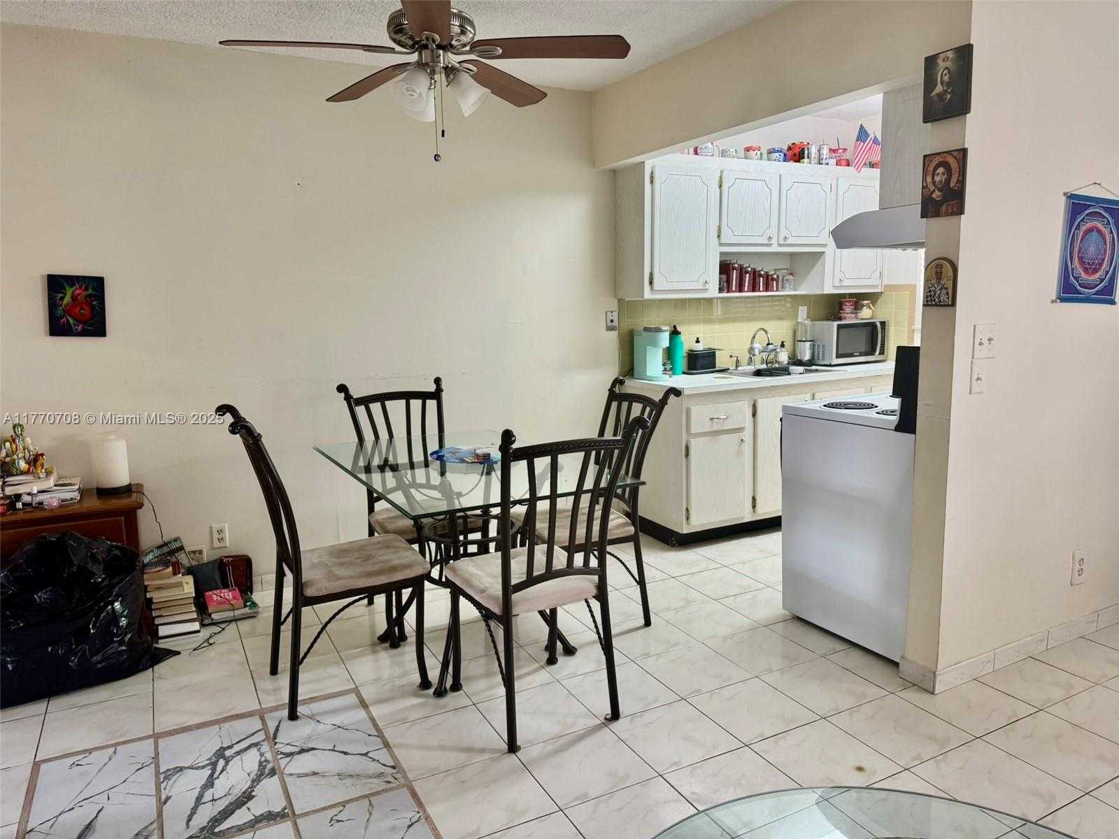Small Image of 2145 PIERCE ST #403, Hollywood Number 4
