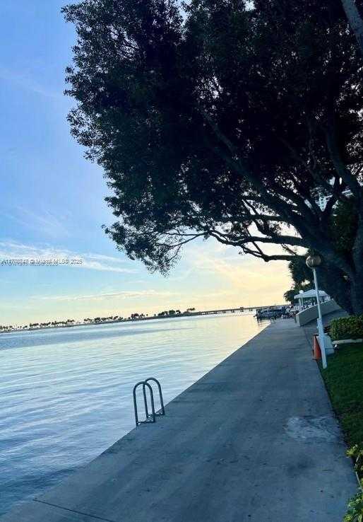 Small Image of 1901 BRICKELL AVE #B2310, Miami Number 14