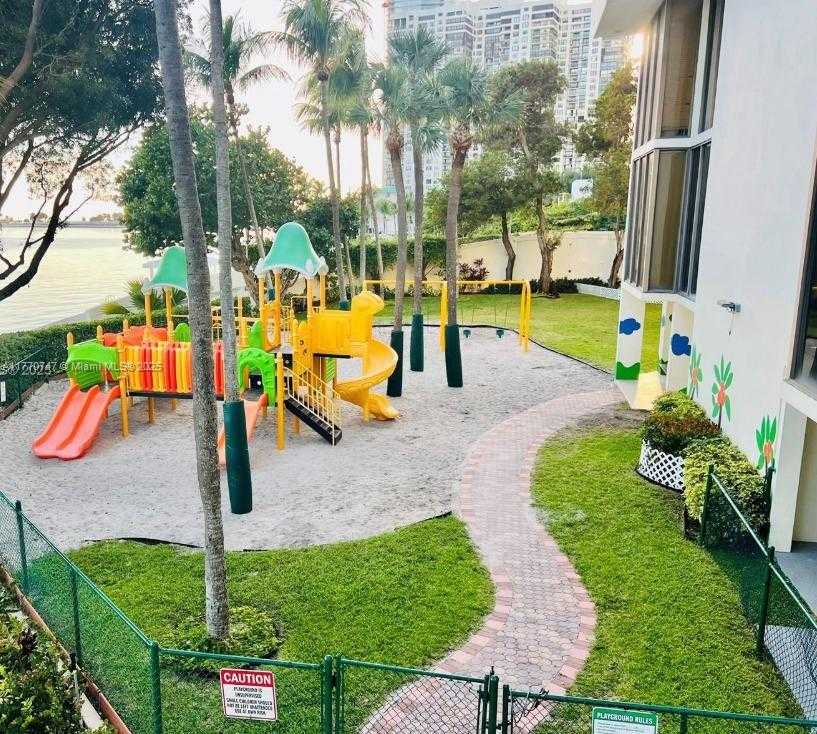 Small Image of 1901 BRICKELL AVE #B2310, Miami Number 15