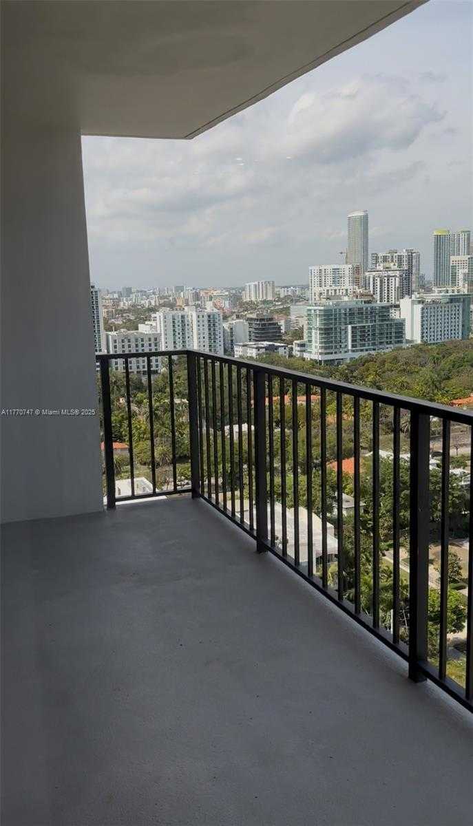 Small Image of 1901 BRICKELL AVE #B2310, Miami Number 4