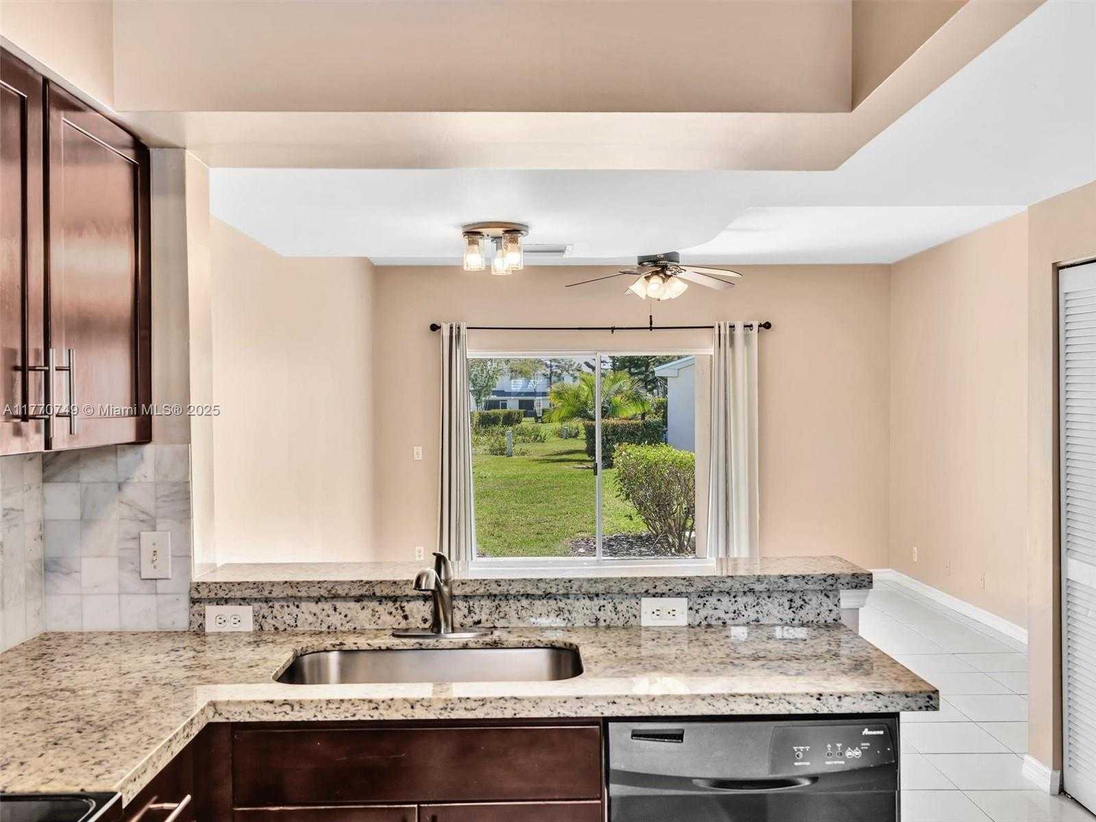 Small Image of 12 SIMONTON CIR #12, Weston Number 10