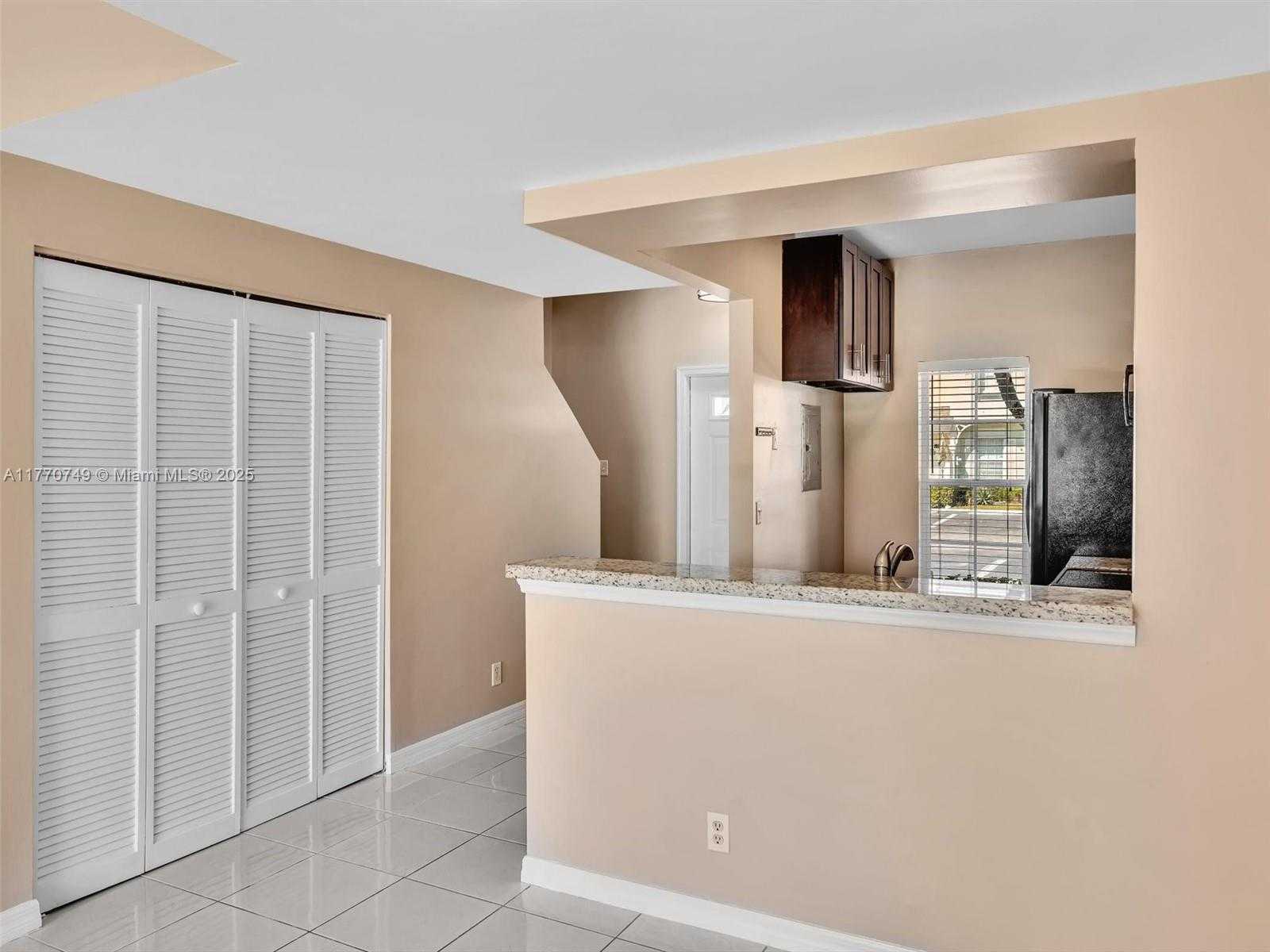 Small Image of 12 SIMONTON CIR #12, Weston Number 13