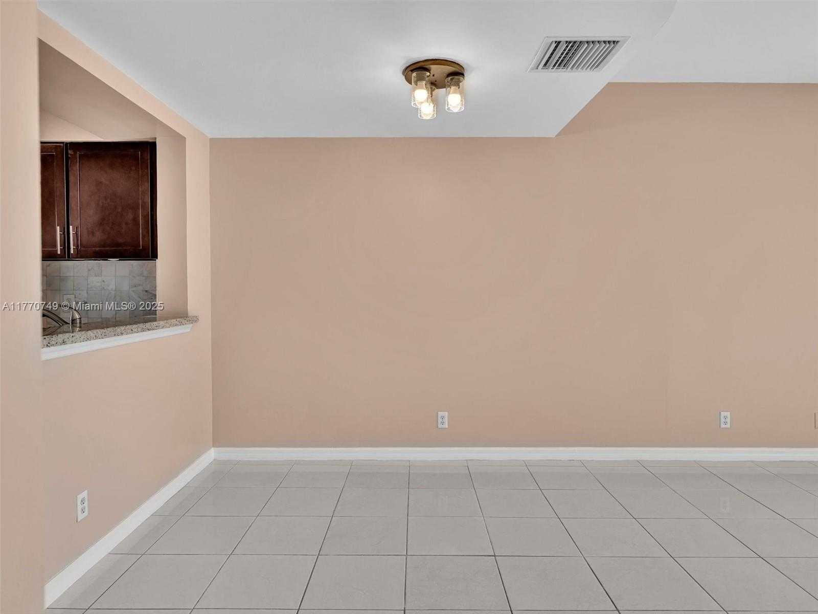 Small Image of 12 SIMONTON CIR #12, Weston Number 19