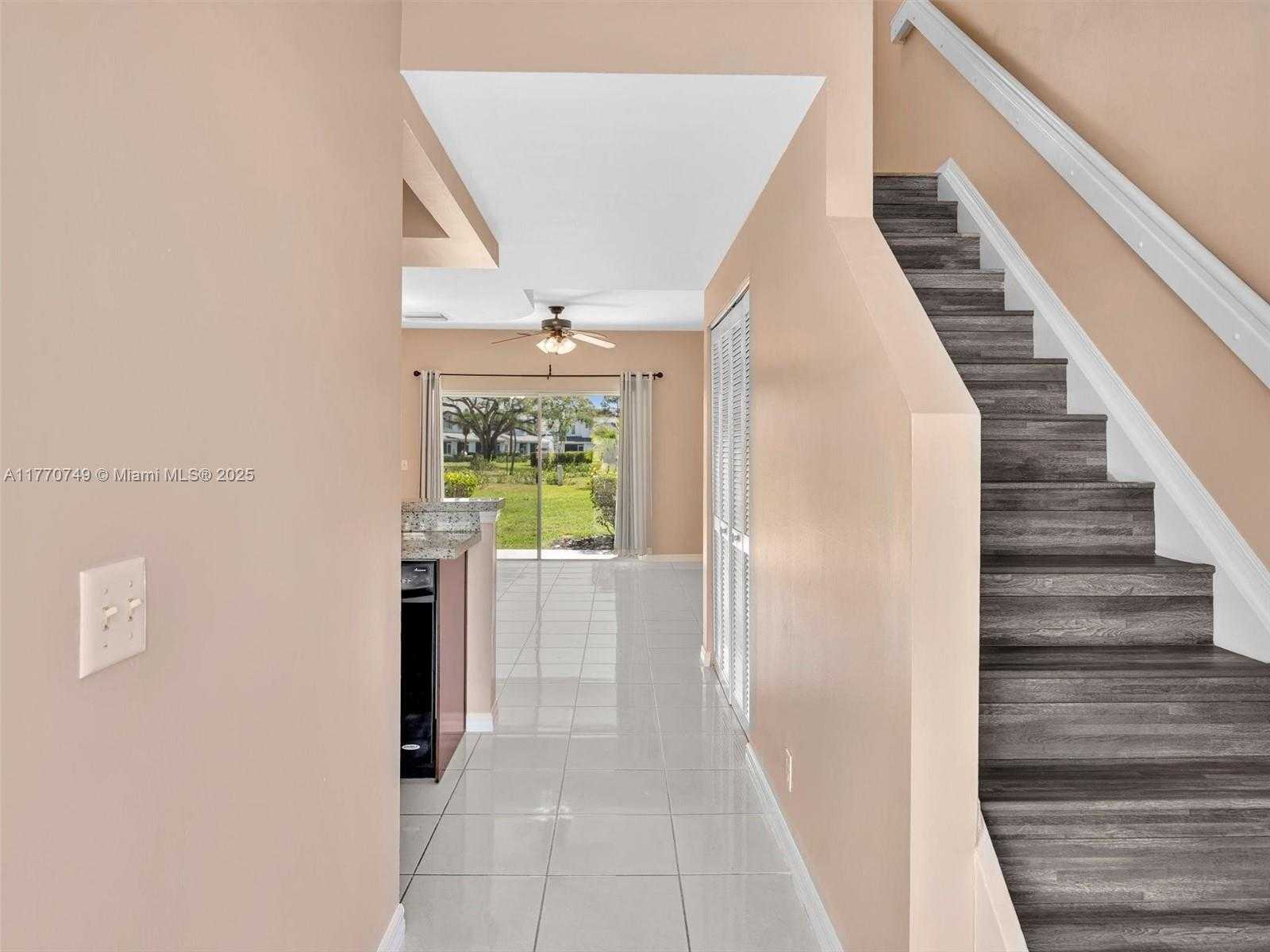 Small Image of 12 SIMONTON CIR #12, Weston Number 28