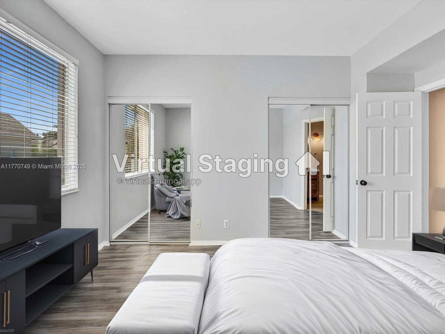 Small Image of 12 SIMONTON CIR #12, Weston Number 33