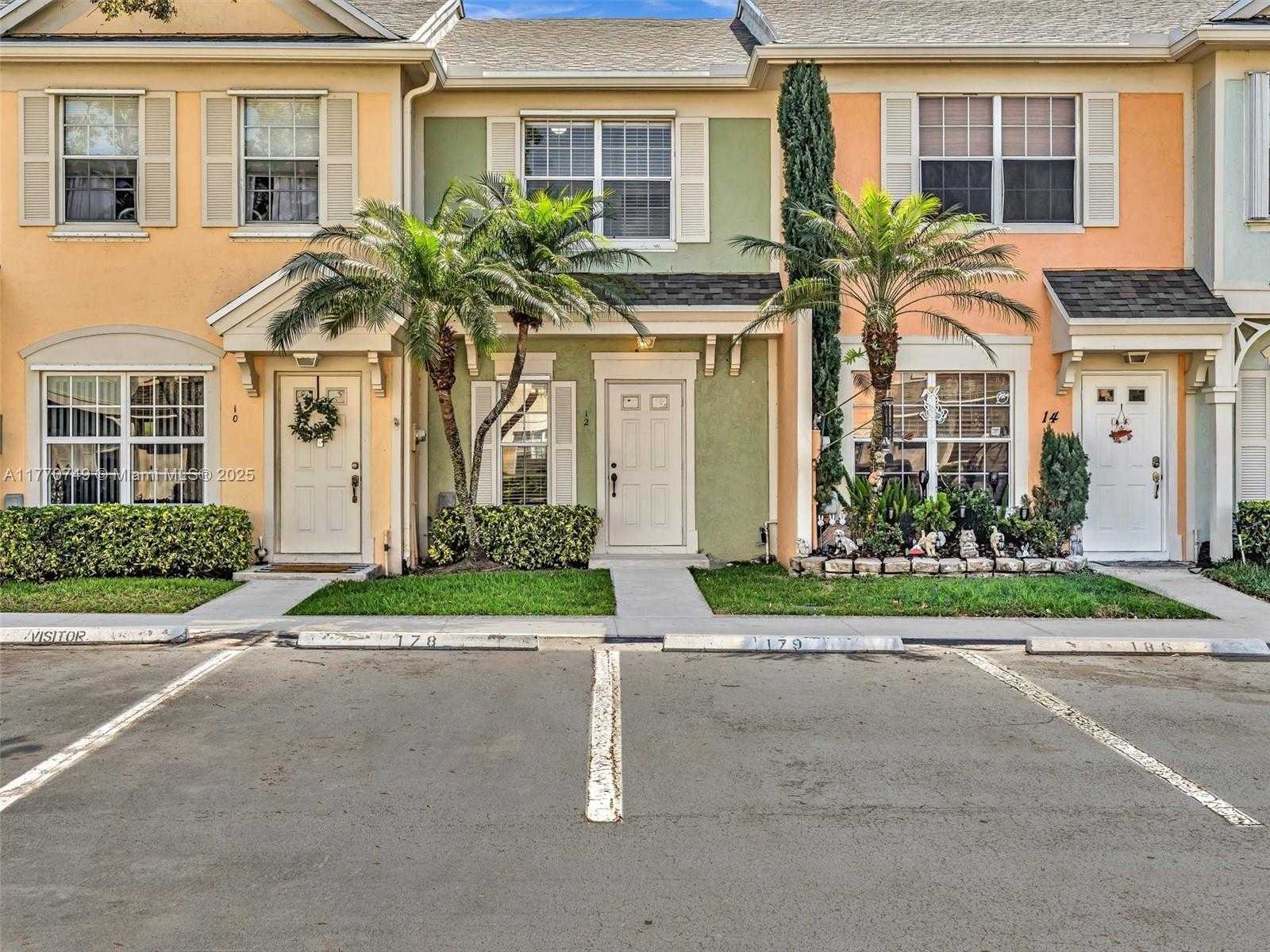 Small Image of 12 SIMONTON CIR #12, Weston Number 41